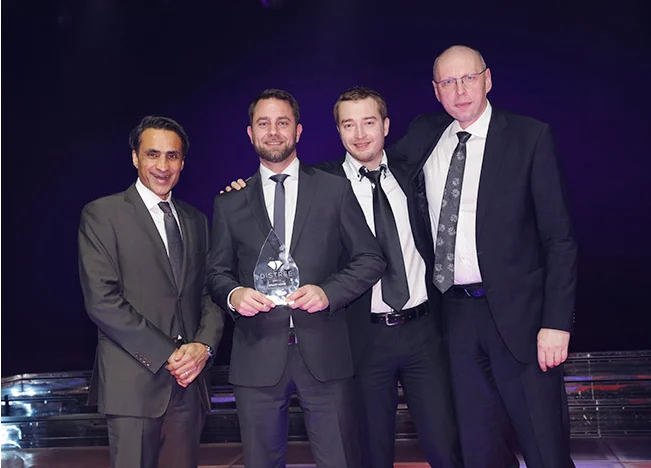 Rafael Frankow and colleagues receiving the DISTREE EMEA Smart Home award