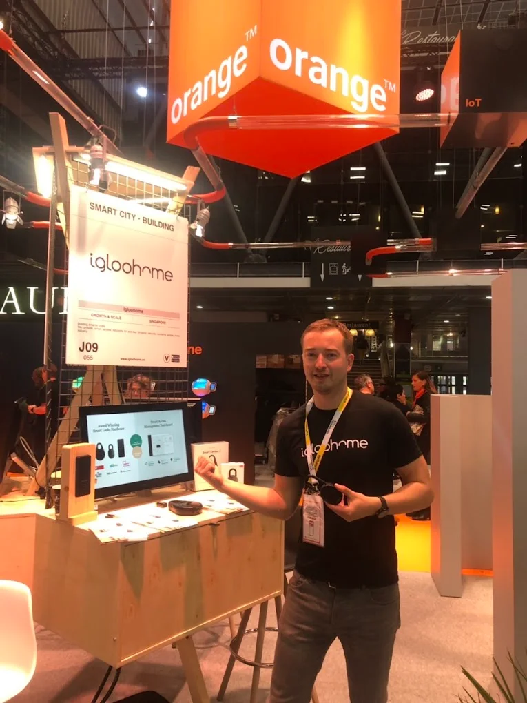 Rafael Frankow demonstrating igloohome products in the Orange Smart City and Building showcase